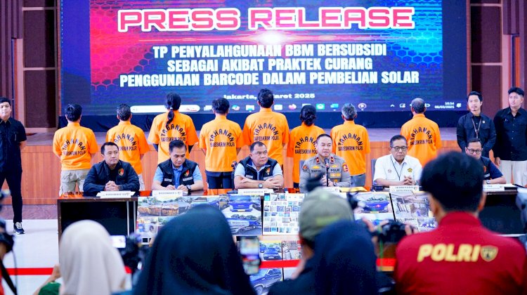 Bareskrim Polri Ungkap Kasus Penyalahgunaan BBM Bersubsidi di Jawa Timur dan Jawa Barat, Sita 16.400 Liter Solar Ilegal