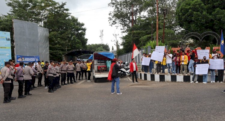 Siaga Penuh di Hari Buruh 2025, Polres Belu Jaga Ketat Aksi Damai GMNI, PMKRI dan BEM STISIP Fajar Timur Atambua