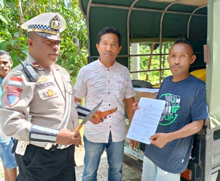 Bawa Senjata Tajam Saat Bepergian, Pengendara yang Melintas di Hutan Jati Nenuk Terjaring Razia Operasi Pekat 2025 Polres Belu