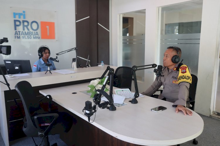Dialog Lintas Atambua Pagi, Kabag Ops Polres Belu Ajak Masyarakat Pendengar RRI Dukung Polri Berantas Operasi Masyarakat