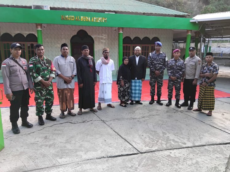 Polsek Kakuluk Mesak Bersinergi dengan Koramil dan Pos AL Atapupu Amankan Sholat Idul Adha1446 H