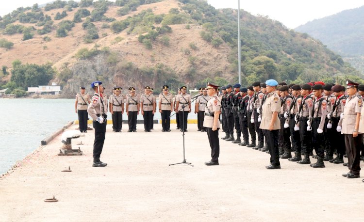 Hari Bhayangkara ke 79, Polres Belu dan Brimob Tabur Bunga di Perairan Perbatasan RI-Timor Leste