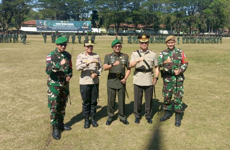 Sinergitas TNI Polri, Kapolres Belu Bersama Ketua Bhayangkari Hadiri Sertijab dan Lepas Sambut Danyon 744/SYB