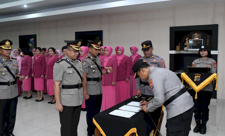 Resmi Berganti, AKBP Benny Miniani Arief Serahkan Tongkat Estafet Kepemimpinan Polres Belu ke AKBP I Gede Eka Putra Astawa