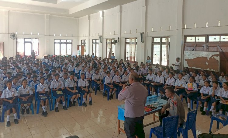 Dapat Edukasi dari Personel Sat Binmas Polres Belu, Ratusan Murid Baru SMPK St. Don Bosco Komitmen Jauhi Kenakalan Remaja