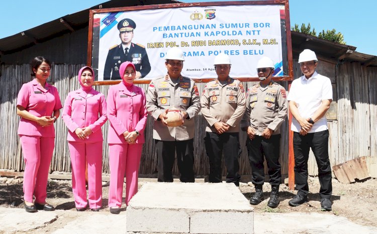 Kado Manis di Momen Kemerdekaan RI, Kapolda NTT Serahkan Bantuan Sumur Bor untuk Anggota Polres Belu dan Warga Perbatasan