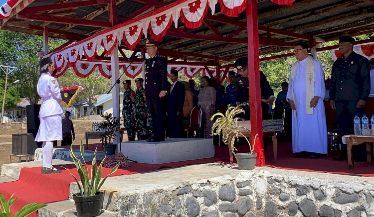 Peringatan Ulang Tahun ke 80 RI, Wakapolres Belu, KOMPOL Lorensius Pimpin Upacara di Kecamatan Perbatasan RI-RDTL