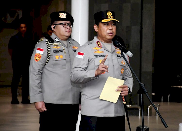 Lepas Keberangkatan Personel Brimobda NTT BKO ke Polda Metro Jaya, Kapolda NTT: Pulanglah dengan Selamat dan Penuh Kebanggaan