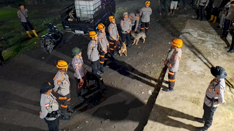 Tim K9 yang Dikerahkan oleh  Kapolda NTT Telah Tiba di Kecamatan Mauponggo, Kabupaten Nagekeo untuk Membantu Pencarian Korban yang Hilang Akibat Banjir Bandang