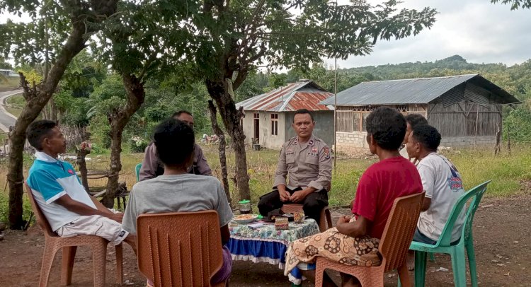 Patroli dan Sambang ke Masyarakat, Bentuk Upaya Polsek Raimanuk Polres Belu Wujudkan Situasi yang Aman dan Kondusif