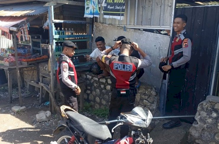 Lewat Patroli Dialogis, Tim Perintis Samapta Polres Belu Tidak Bosan Ajak Masyarakat Jauhi Perbuatan Melanggar Hukum