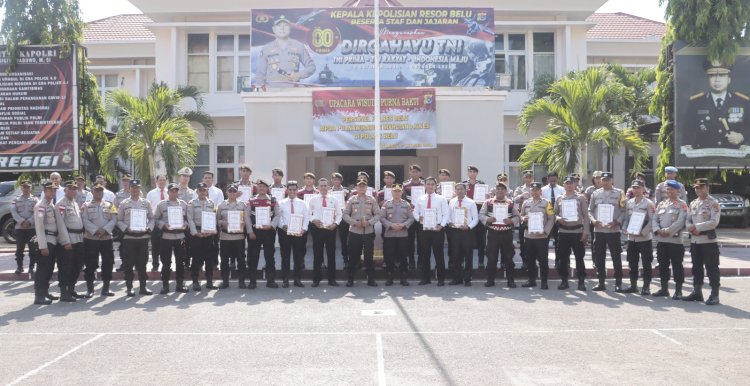 Beri Reward ke 32 Personel, Kapolres Belu:Jadikan Penghargaan Sebagai Bentuk Motivasi untuk Meningkatkan Kinerja dan Pelayanan Terbaik ke Masyarakat