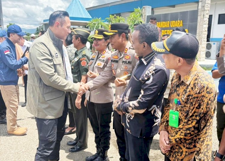 Ada Menteri AHY, Kapolres Belu Sambut Hangat Kedatangan Tiga Menteri Kabinet Merah Putih di Bandara A.A Bere Tallo