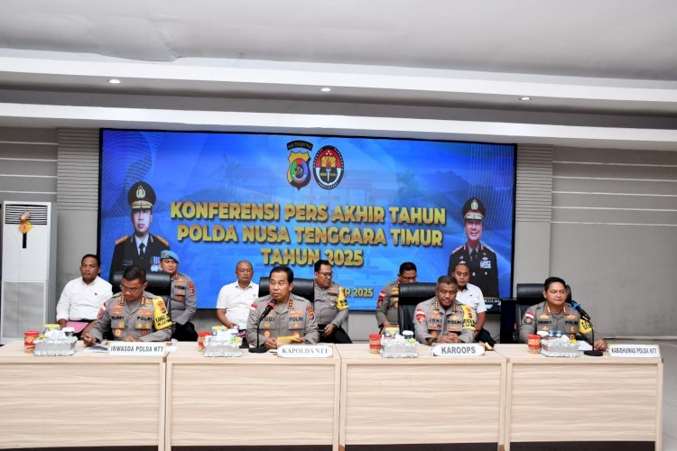 Kapolda NTT Tekankan Transparansi dan Pengabdian dalam Konferensi Pers Akhir Tahun 2025