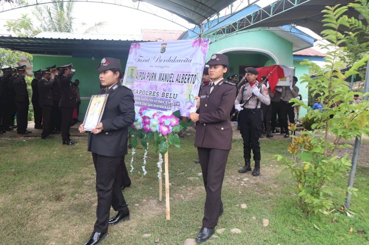 Beri Penghormatan Terakhir, Polres Belu Gelar Upacara Pemakaman Almarhum AIPTU Purn. Manuel Alberto
