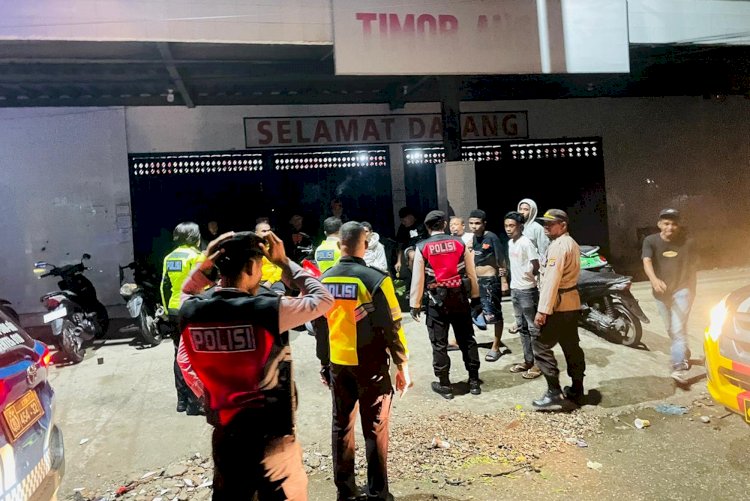 Pimpin Patroli Hingga Dini Hari, Wakapolres Belu bersama Tim KRYD Gagalkan Aksi Balap Liar dan Bubarkan Pesta Miras di Kompleks Pasar Baru