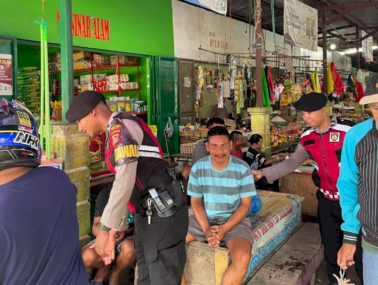 Patroli Dialogis di Seputaran Kota, Tim Perintis Samapta Polres Belu Tidak Bosan Ajak Masyarakat Jauhi Perbuatan Melanggar Hukum