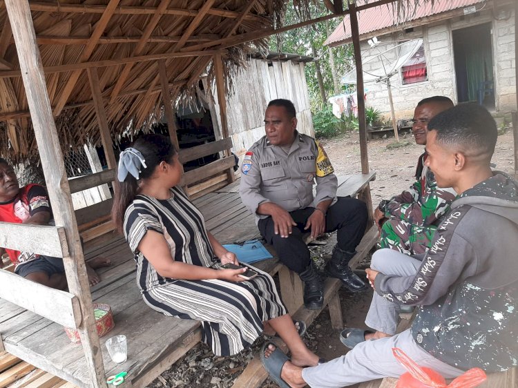 Sinergi Jaga Kamtibmas,Bhabinkamtibmas Polres Belu dan Babinsa Imbau Warga Umaklaran Jauhi Perbuatan Melanggar Hukum