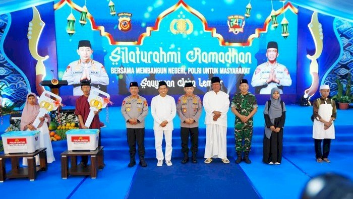 Silaturahmi Ramadan, Kapolri Serahkan Kunci Bagi Penerima Manfaat Rutilahu Polda Jabar