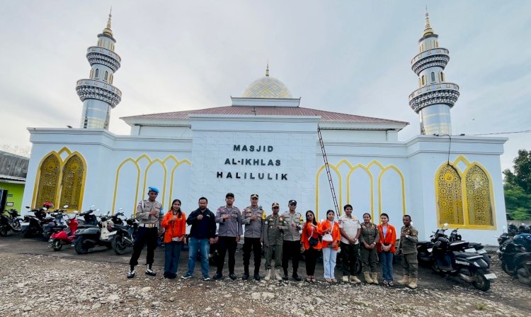 Bersama Sat Pol PP dan Mahasiswa STIPAS St.Petrus Kefamenanu, Aparat Polsek Tasifeto Barat Amankan Ibadah Sholat Idul Fitri 1447 H