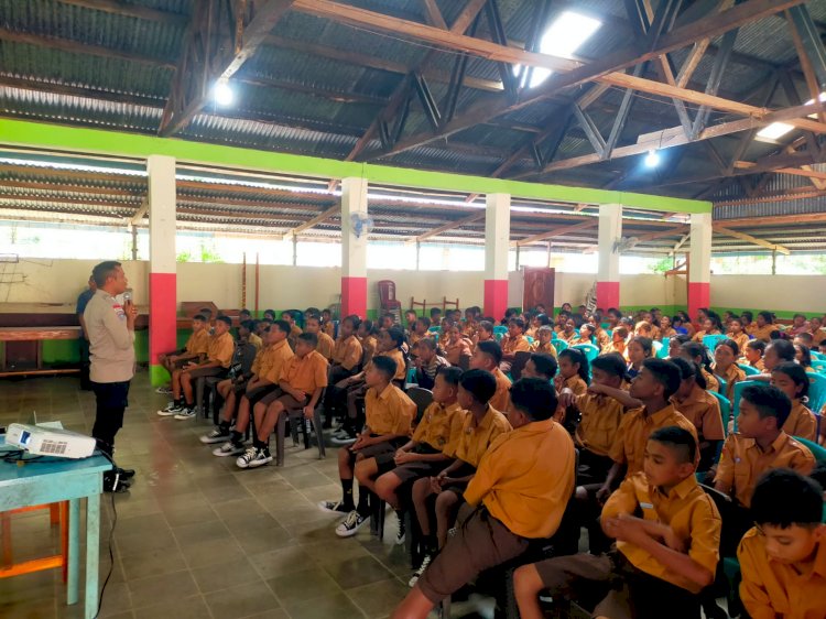 Sosialisasi Kenakalan Remaja kepada Pelajar Baru SMPK HTM Halilulik, Bhabinkamtbmas  Naitium Polres Belu Tekankan Soal Bahaya Bullying terhadap Masa Depan