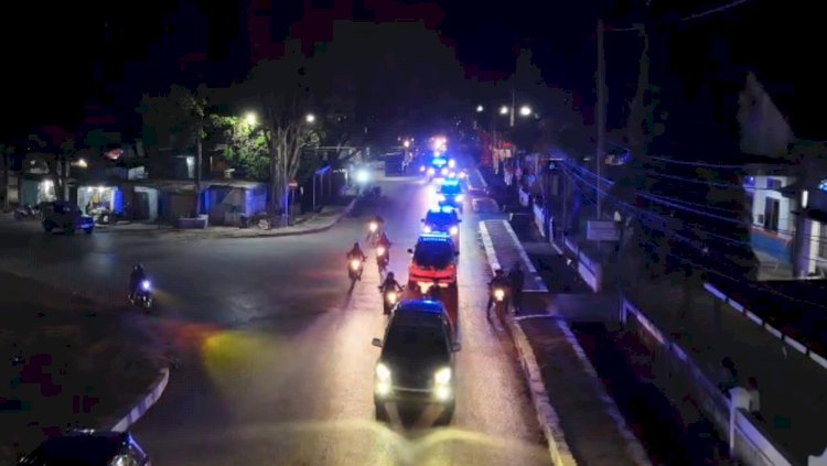 Sinergitas Polres Belu, TNI dan Brimob: Kapolres Belu Pimpin Personel Gabungan Laksanakan Siaga dan Intensifkan Patroli dalam Kota di Akhir Pekan