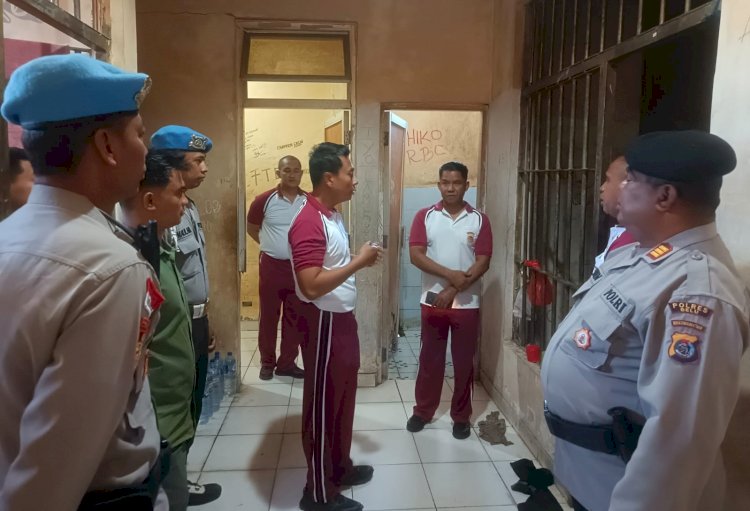 Pastikan Keamanan dan Kondisi Kesehatan Warga Binaan, Kapolres Belu, AKBP I Gede Eka Putra Astawa Cek Ruang Tahanan dan Beri Pesan Ini untuk Anggota Jaga dan Piket Fungsi