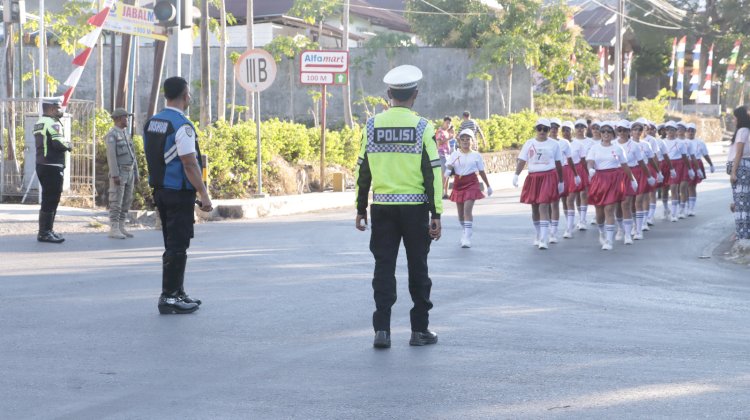 Berjibaku dari Siang Hingga Malam, Polres Belu Amankan Gerak Jalan 17 KM Sambut HUT RI ke 81