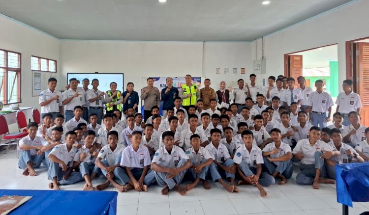 Kolaborasi Epik Polres Belu dan RRI Atambua, Gelar Talkshow Edukasi Tertib Berlalu Lintas dan Pencegahan Kenakalan Remaja untuk Pelajar SMKN 3 Atambua