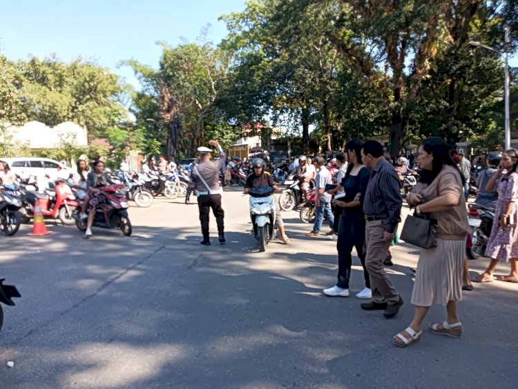 Rutinitas Jaga Keamanan dan Kelancaran Lalu Lintas, Sat lantas Polres Belu Turun Pengamanan Gereja saat Ibadah Minggu