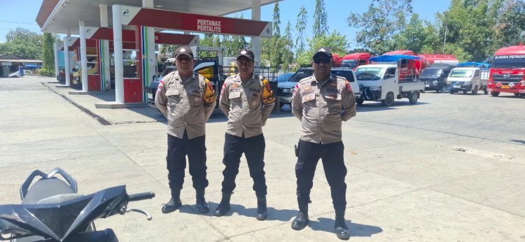 Usai Lakukan Pemantauan Lewat Patroli Dialogis, Kapolres Belu Terjunkan Anggota Jaga SPBU, Pastikan Distribusi BBM Berjalan Aman, Lancar dan Sesuai Prosedur