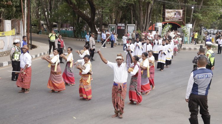 Dari Sterilisasi hingga Pengamanan Gereja, Polres Belu Bersama Brimob dan Inskait Sukses Amankan Perayaan Syukur 30 Tahun Imamat RD.Leonardus Mali, Pr