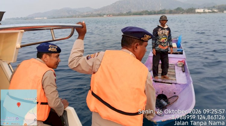 Temui Nelayan Saat Patroli, Personel Sat Polairud Polres Belu Imbau Pentingnya Bawa Alat Keselamatan Saat Melaut