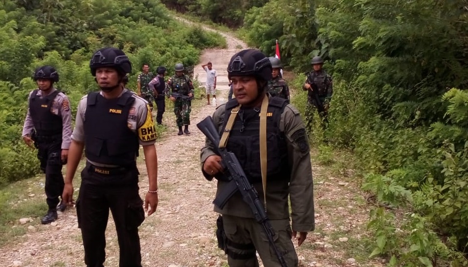 Jelang Pemilu 2019, Polsek Tasifeto Timur dan Satgas Yon 408/SBH Gencar Patroli di Tapal Batas