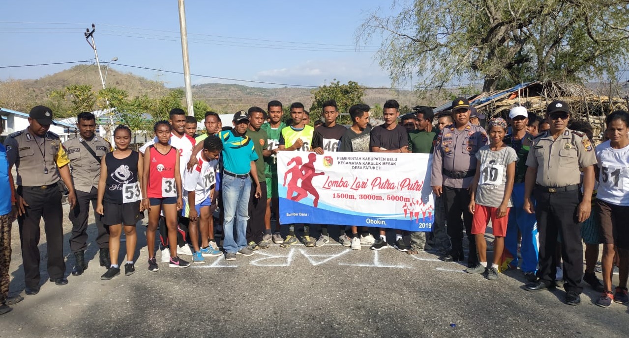 Kapolsek Kakuluk Mesak Pimpin Anggota Amankan Lomba Lari 5 KM di Desa Fatuketi