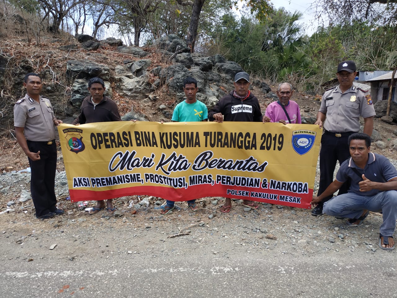 Ops Bina Kusuma 2019, Anggota Polsek Kakuluk Mesak Ajak Warga di Dua Dusun ini Berhenti Miras dan Judi