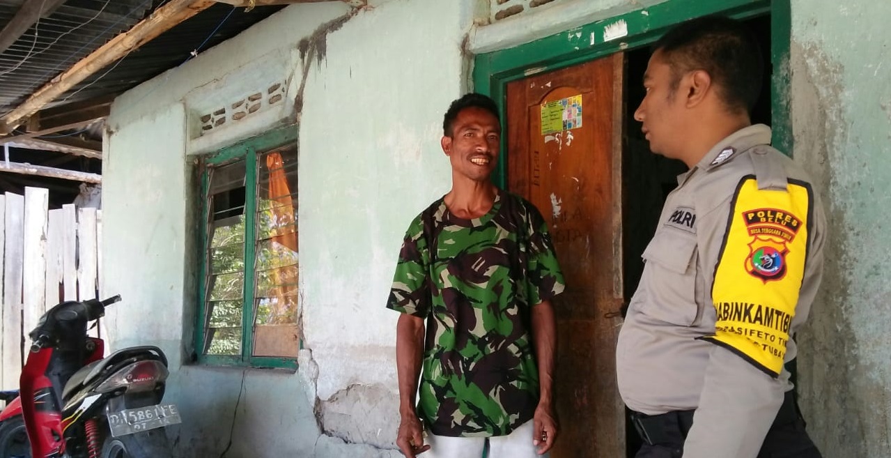 Sambangi Desa Binaannya, BRIPKA Fadly Awad Minta Warga Waspadai Kasus Pencurian di Malam Hari
