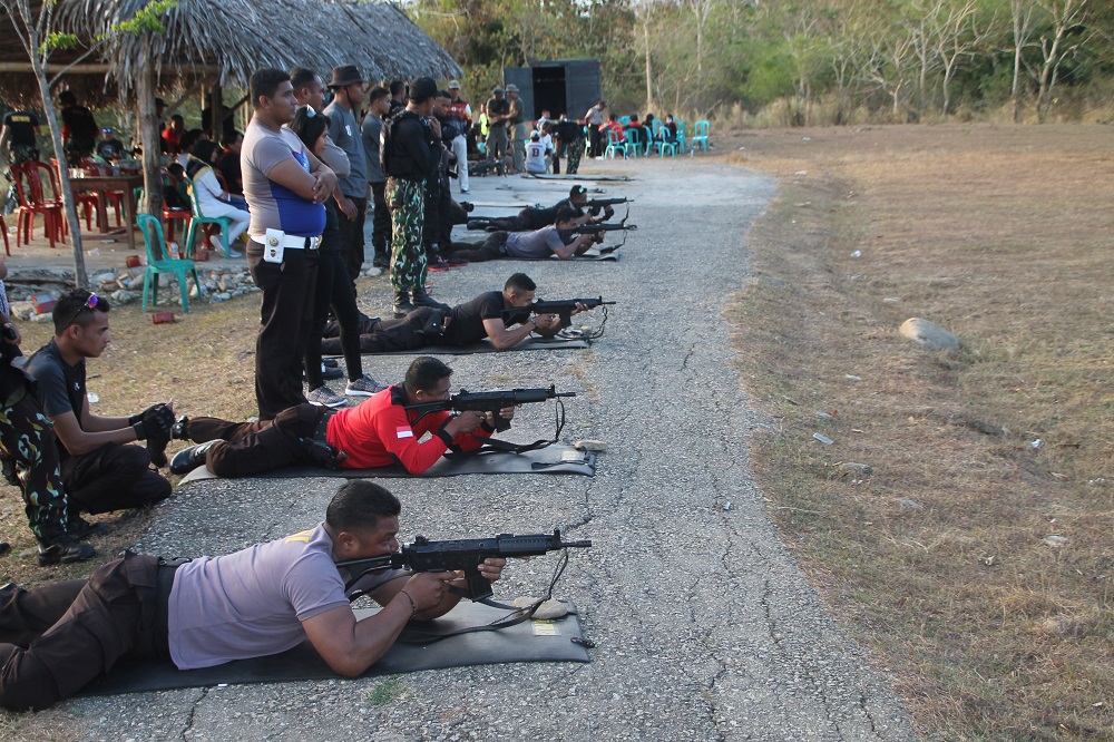 Tunjukkan Kekompakkan, Polres Belu Bersama TNI, Pemkab Belu dan Insan Pers Gelar Latihan Tembak Bersama di Mako Brimob