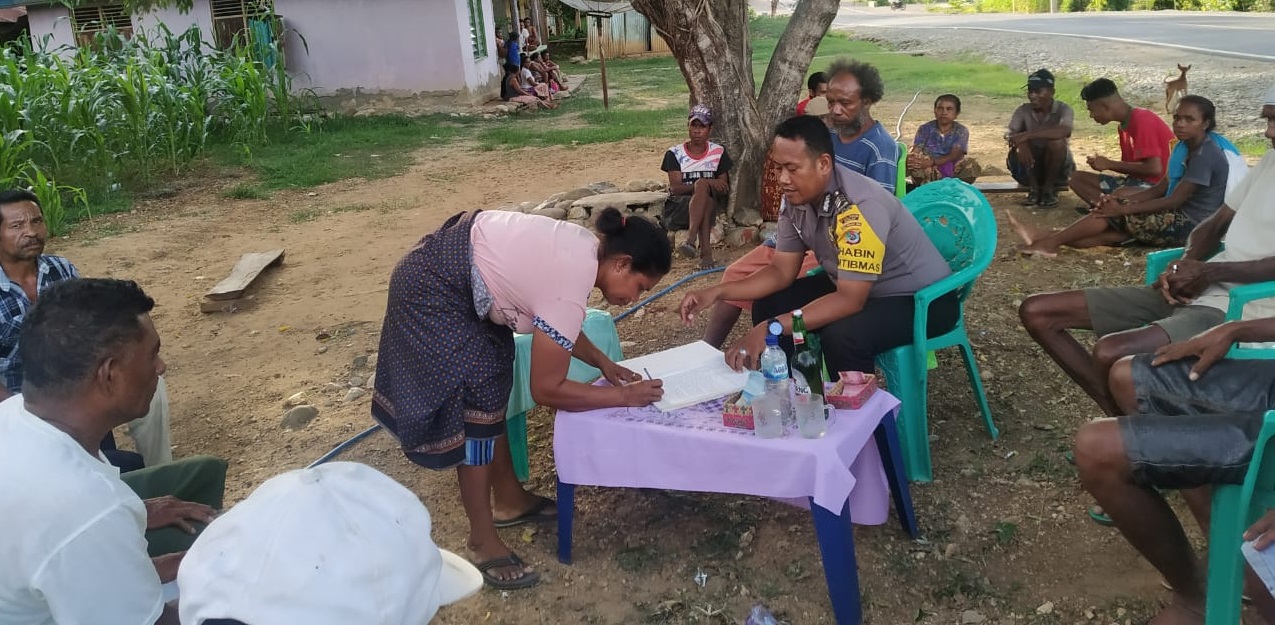 Bhabinkamtibmas Polsek Raihat Mediasi Kasus Penghinaan di Dusun Lesuaben